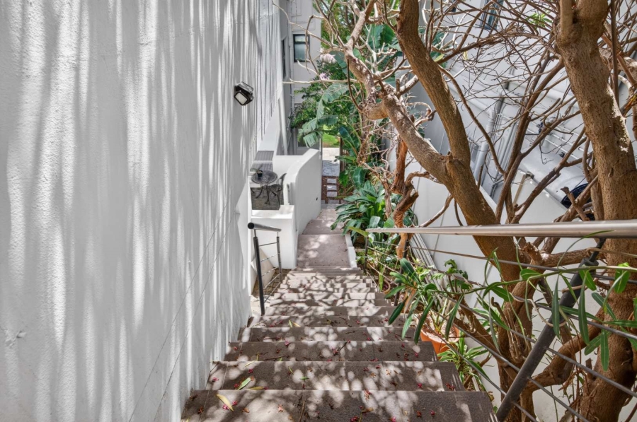 2 Bedroom Property for Sale in Green Point Western Cape